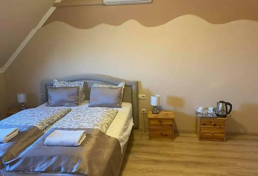 Aamiaismajoitus (B&B) La Curia Panzió