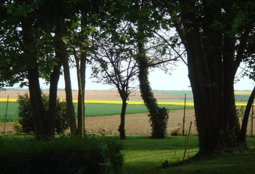 ベッドアンドブレックファースト La Maison Blanche