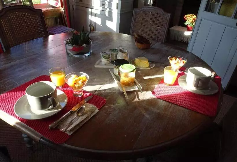 ベッドアンドブレックファースト La Roseraie Du Prieure