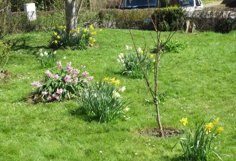 ベッドアンドブレックファースト La Roseraie Du Prieure