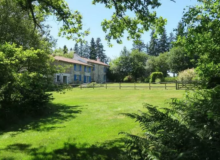 Aamiaismajoitus (B&B) Sérénité Verte à La Tuilerie Accommodation