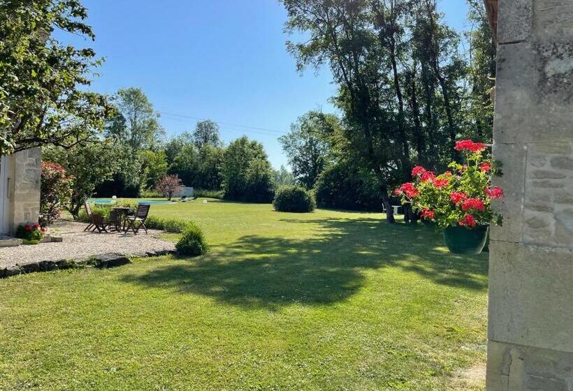 مبيت وإفطار Le Clos Du Plantis