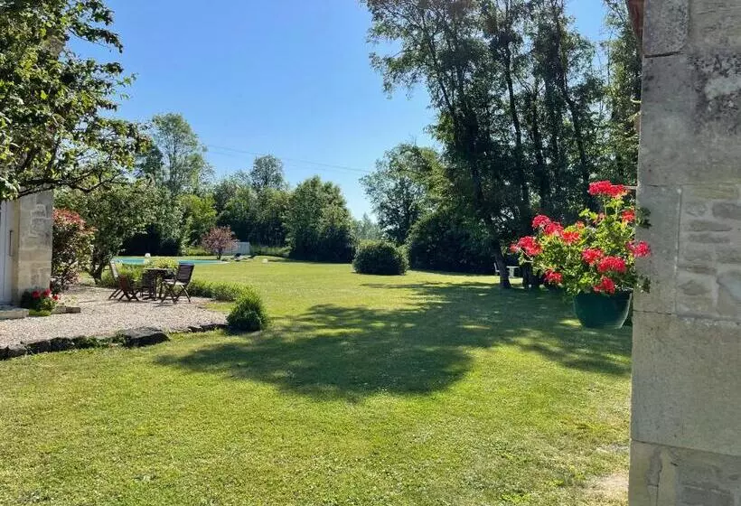 Aamiaismajoitus (B&B) Le Clos Du Plantis