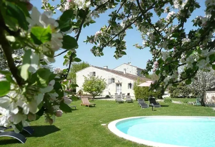 Aamiaismajoitus (B&B) Le Clos Du Plantis