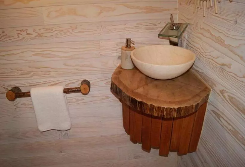 Aamiaismajoitus (B&B) Les Cabanes De Gros Bois