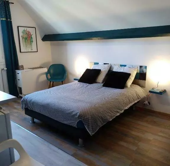 Aamiaismajoitus (B&B) Studio Et Chambres D Hôtes Les Nuits De Gesnes