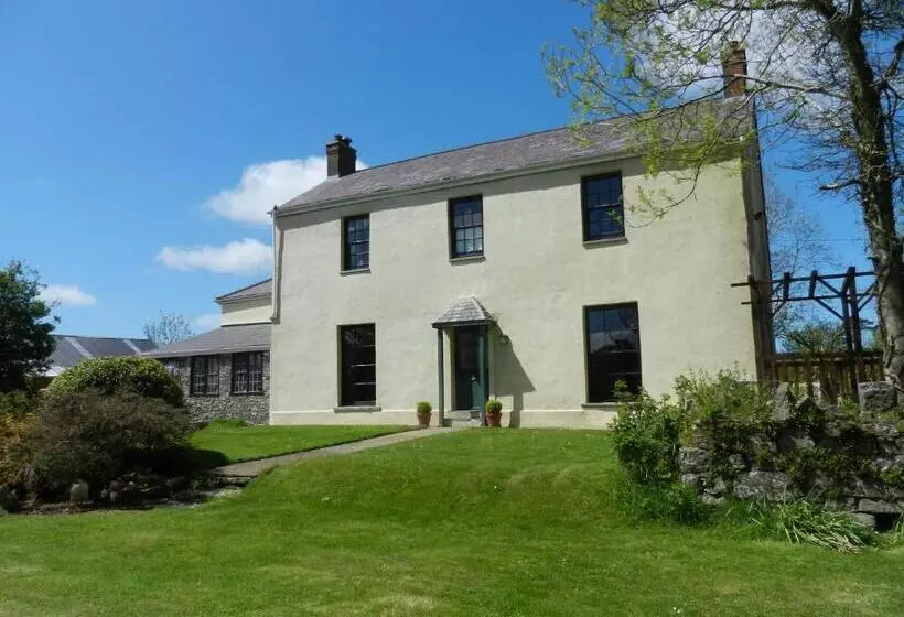 Cilwen Country House Bed And Breakfast