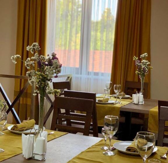 בית מלון כפרי узвар