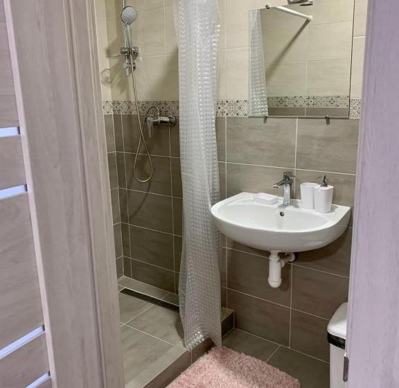 בית מלון כפרי узвар