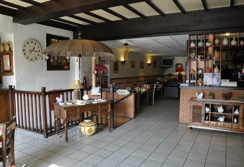 Отель Les Deux Acacias