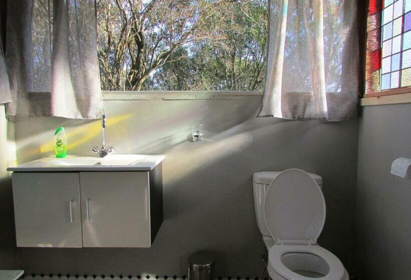 Отель Old Pine Cabin Karkloof