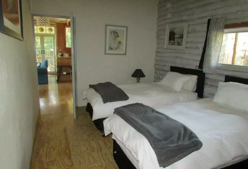 ホテル Old Pine Cabin Karkloof