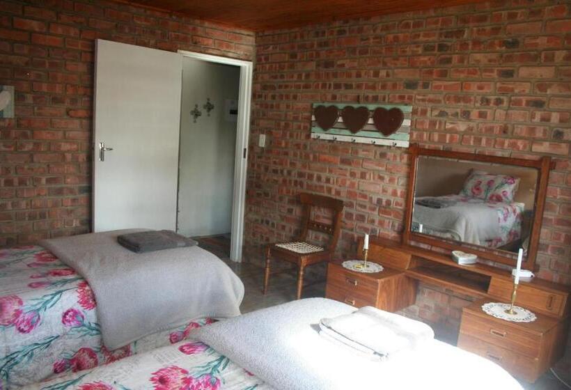 호텔 Suikerbosskuur Rondavel & Chalet