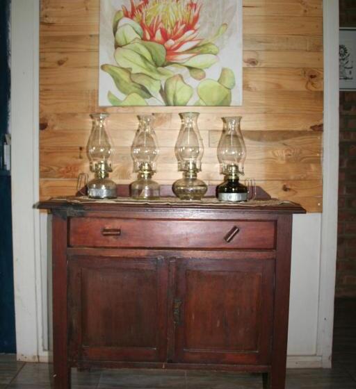 호텔 Suikerbosskuur Rondavel & Chalet