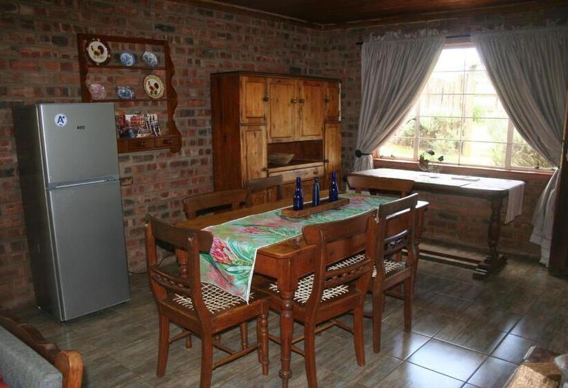 호텔 Suikerbosskuur Rondavel & Chalet