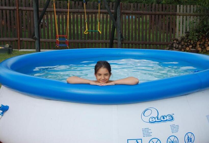 ペンション Guest House Hošek