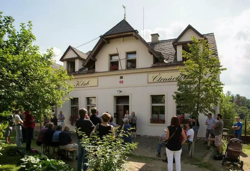 Majatalo Penzion Ctrnactka