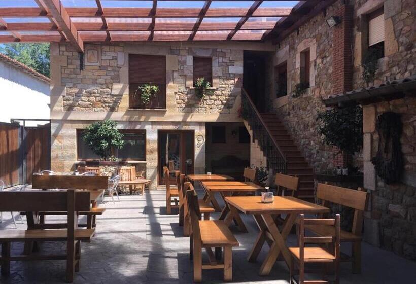 بنسيون Posada El Molino De Cadalso