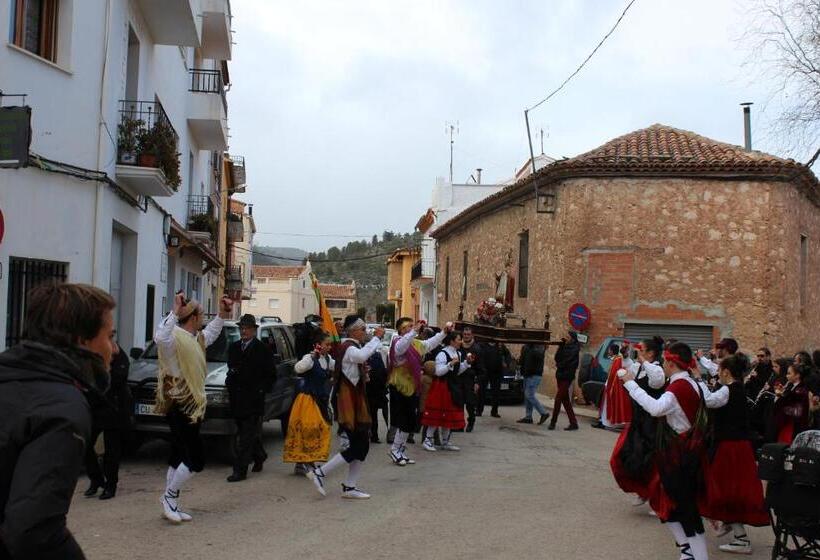 بنسيون Posada Manolon