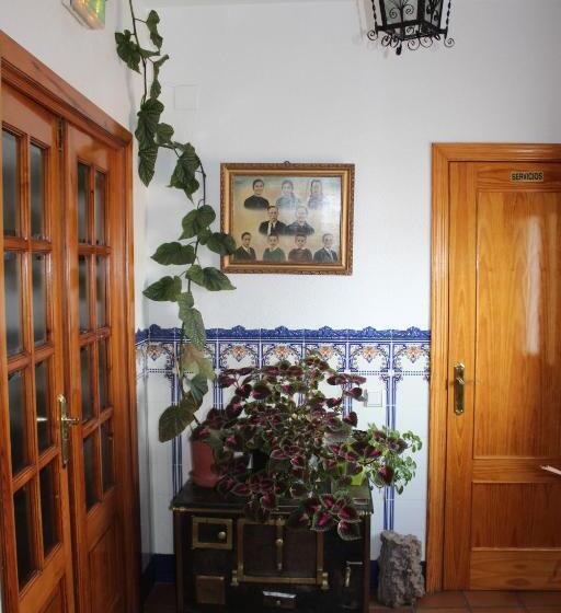 بنسيون Posada Manolon