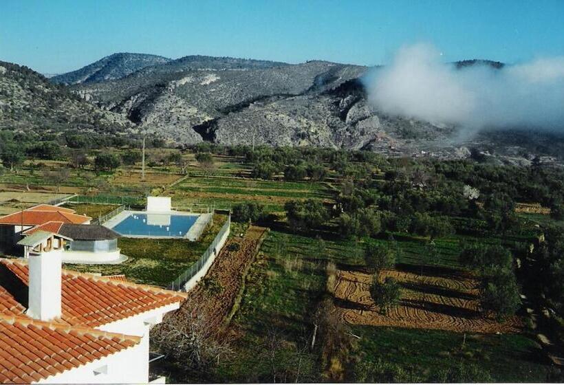 بنسيون Posada Manolon