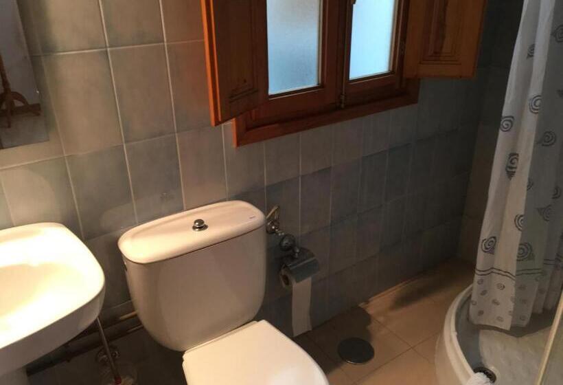 بنسيون Posada Manolon