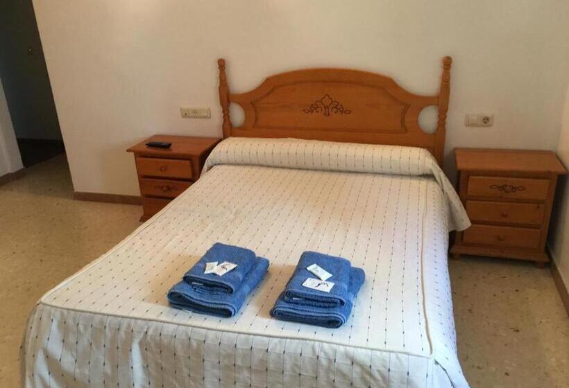 بنسيون Posada Manolon