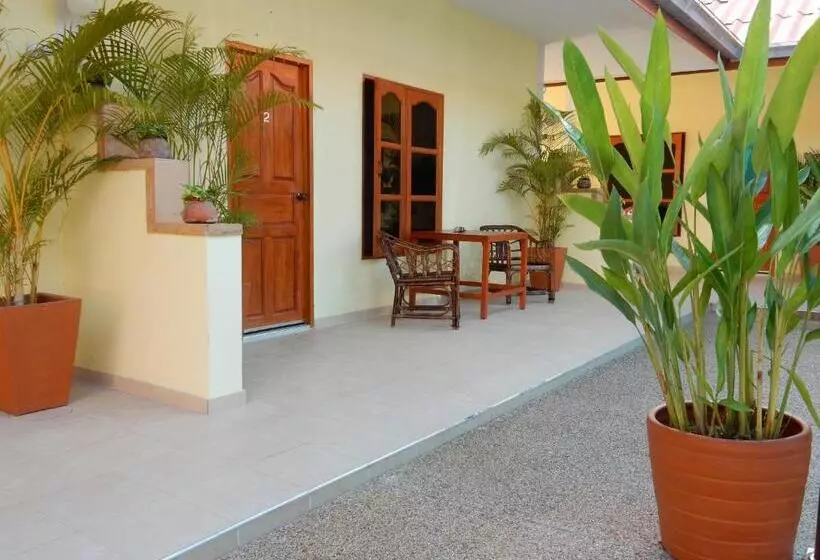 Malee Resort