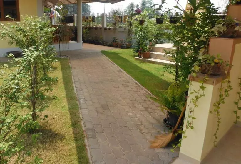 Malee Resort