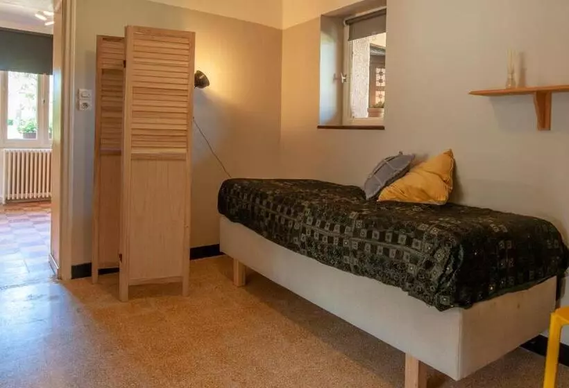 Aamiaismajoitus (B&B) Escudes