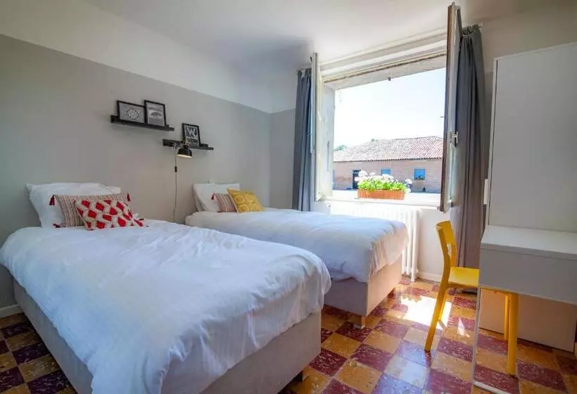 Aamiaismajoitus (B&B) Escudes