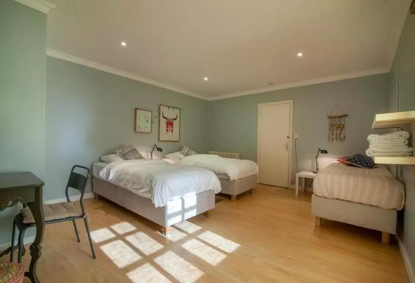 Aamiaismajoitus (B&B) Escudes