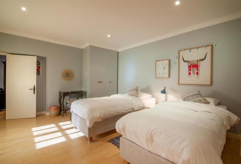 ベッドアンドブレックファースト Escudes