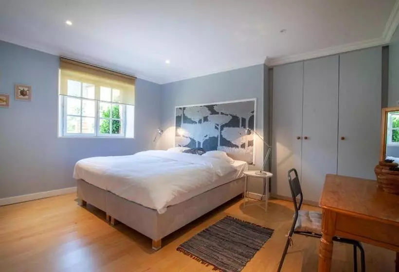 Aamiaismajoitus (B&B) Escudes