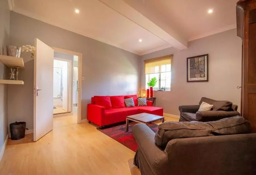 Aamiaismajoitus (B&B) Escudes