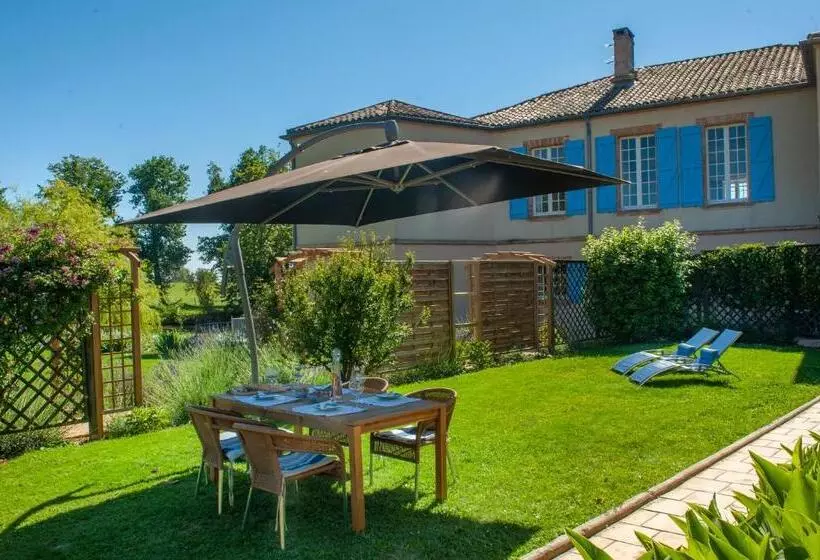 Aamiaismajoitus (B&B) Escudes