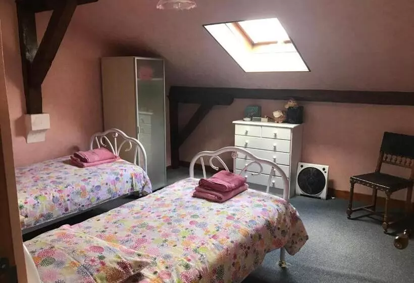 ベッドアンドブレックファースト Le Logis Des Quatre Puits