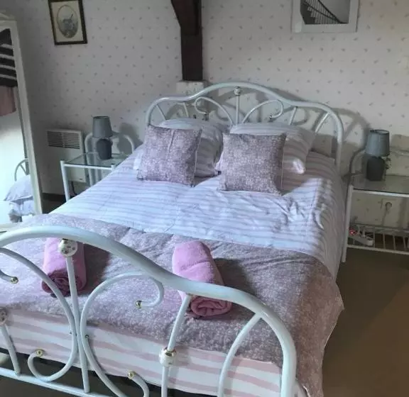 ベッドアンドブレックファースト Le Logis Des Quatre Puits