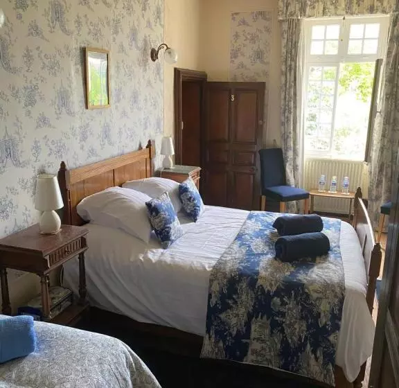 ベッドアンドブレックファースト Le Logis Des Quatre Puits