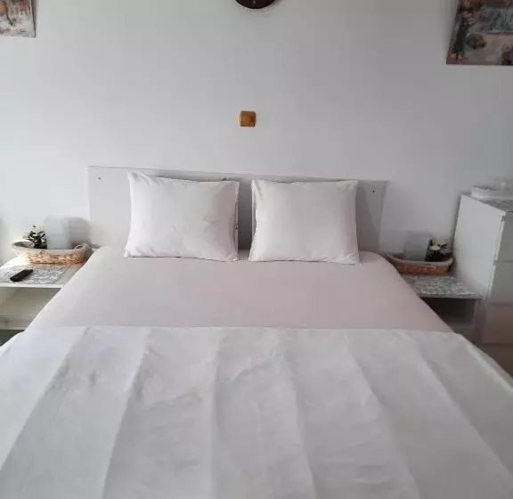 ベッドアンドブレックファースト Pensiunea Corbeanca   Cazare Si Evenimente