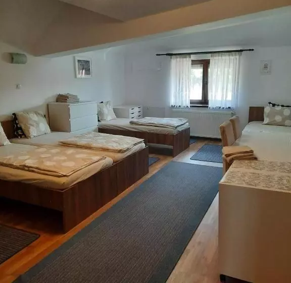 ベッドアンドブレックファースト Pensiunea Corbeanca   Cazare Si Evenimente