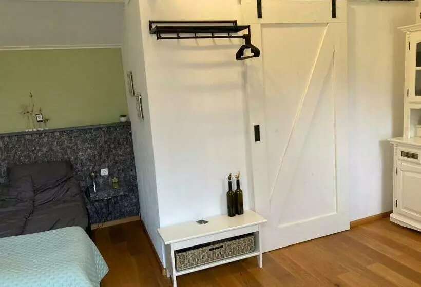 Aamiaismajoitus (B&B) T Hanennest