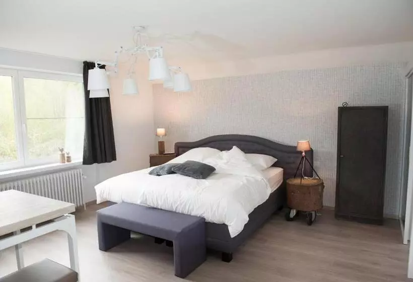 Aamiaismajoitus (B&B) Villa Lumina