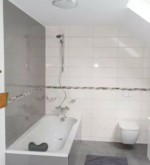 Aamiaismajoitus (B&B) Villa Lumina