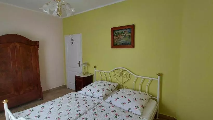 Aamiaismajoitus (B&B) Zum Alten Pfarrhaus