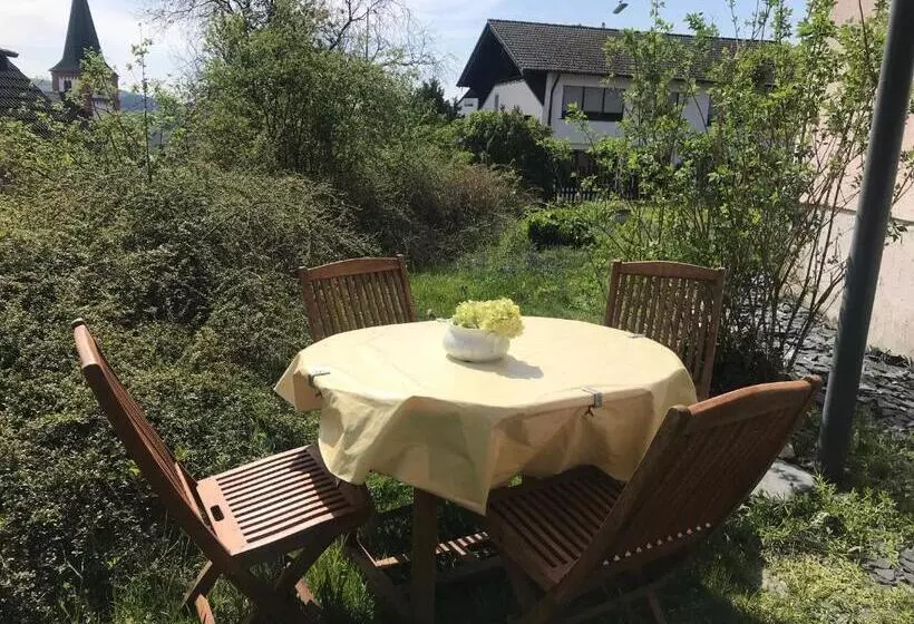 Aamiaismajoitus (B&B) Zum Alten Pfarrhaus