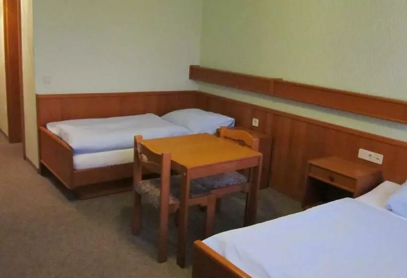 Hotelli Gasthof Zum Galik