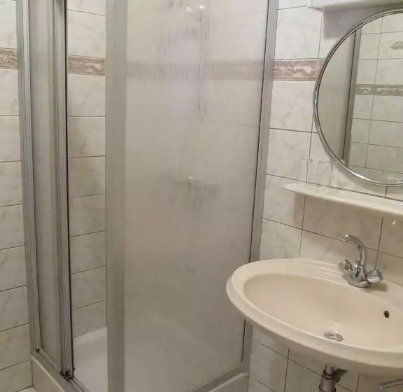 Hotelli Gasthof Zum Galik