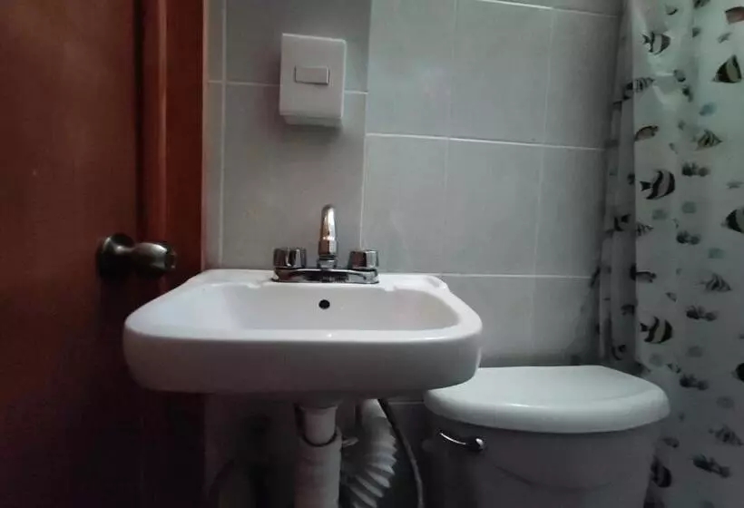 ホテル Oyo  Trigos De Oro