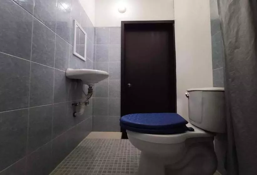 ホテル Oyo  Trigos De Oro